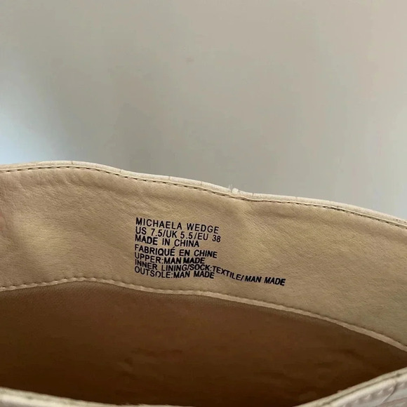 JustFab Michaela Cream Croc-Embossed Wedge Knee-High Boots Size 7.5 - Picture 6 of 8